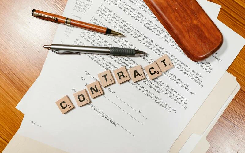 Comment les cabinets automatisent la revue contractuelle